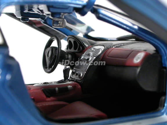 2007 Mercedes Benz McLaren SLR diecast model car 1:18 scale by Maisto - Metallic Blue