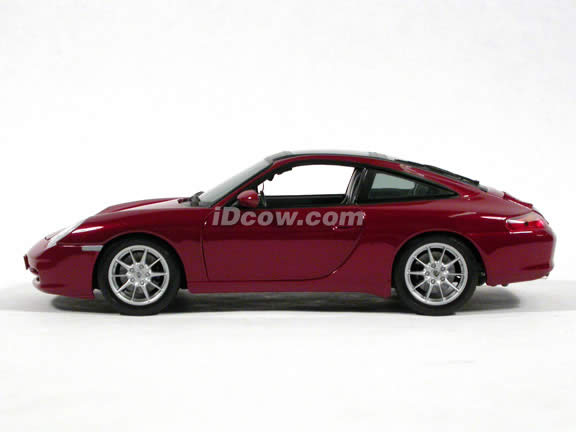 2004 Porsche 911 Targa diecast model car 1:18 scale die cast by Maisto - Dark Red