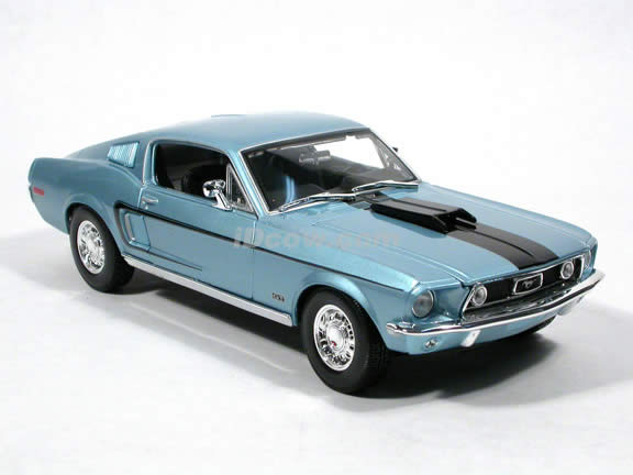 1968 Ford Mustang GT diecast model car 1:18 scale die cast by Maisto - Cobra Jet Blue