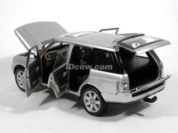 2003 Land Rover Range Rover diecast model car 1:18 scale die cast by Grandes Marques ERTL - Silver RHD