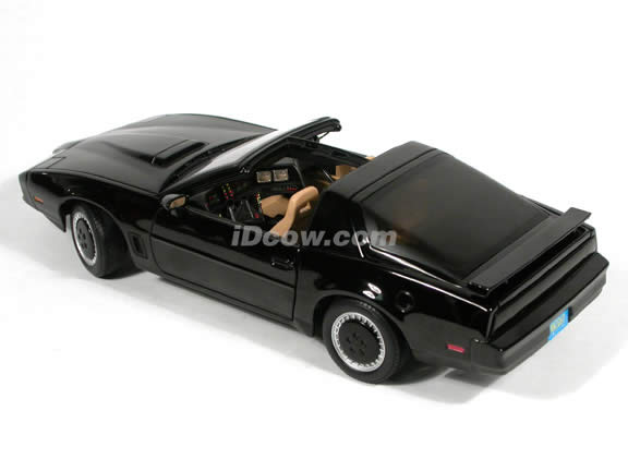 1983 Knight Rider KITT diecast model car 1:18 scale die cast by Ertl