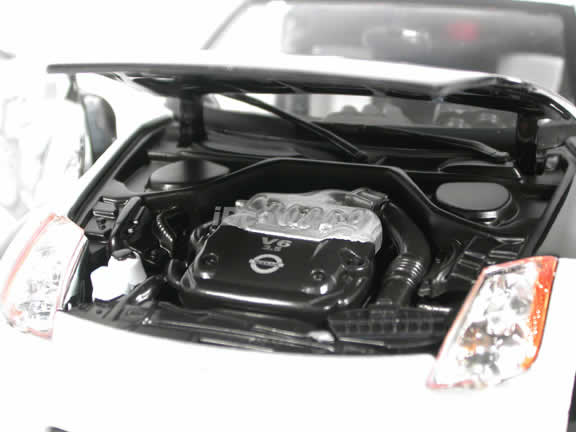 2003 Nissan 350Z diecast model car 1:18 scale Fast and Furious 3 Tokyo Drift by Ertl - Black and Silver 53608A