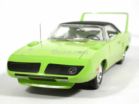 1970 Plymouth Superbird diecast model car 1:18 scale die cast by Ertl - Bright Green 39408