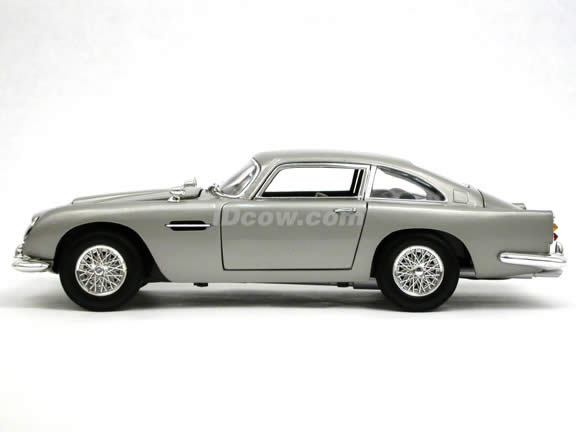 1965 Aston Martin DB5 diecast model car Casino Royale 1:18 scale die cast by Ertl - Silver 39413