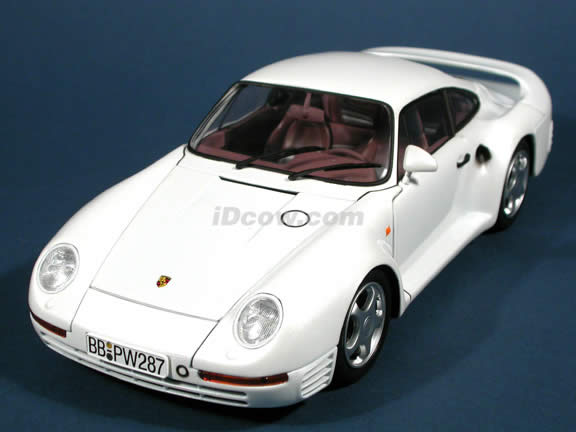 1985 Porsche 959 diecast model car 1:18 scale die cast by Motor Box Exoto - Pearl White