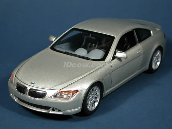 2004 BMW 645Ci diecast model car 1:18 scale die cast by Hot Wheels - Silver