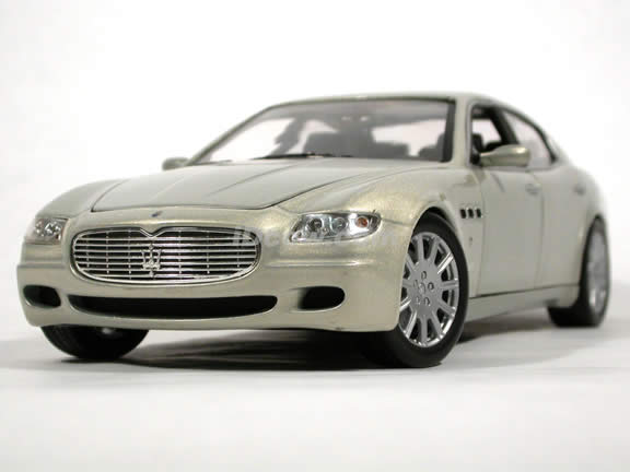 2004 Maserati Quattroporte diecast model car 1:18 scale die cast by Hot Wheels - Champagne Silver