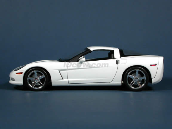 2005 Chevrolet C6 Corvette diecast model car 1:18 scale die cast by Hot Wheels - White Limited Edition