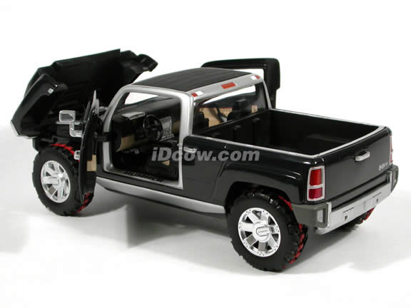 2004 Hummer H3T Concept diecast model truck 1:18 scale die cast by Hot Wheels