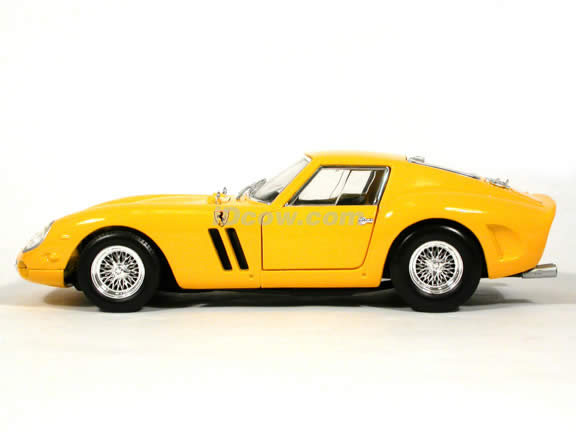 1962 Ferrari 250 GTO diecast model car 1:18 scale diecast by Hot Wheels - Yellow