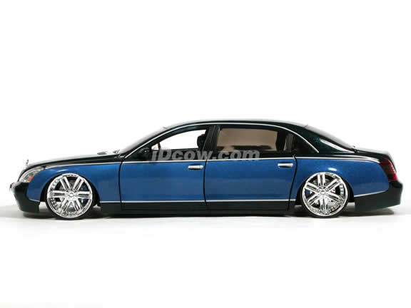 2005 Maybach 62 Dropstar diecast model car 1:18 scale diecast by Hot Wheels - Metallic Blue h2261
