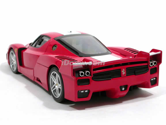2006 Ferrari FXX Enzo diecast model car 1:18 scale die cast by Hot Wheels Elite - Red J8246-0510