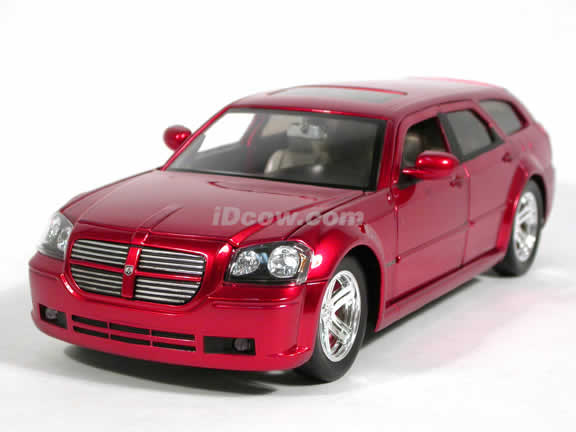 2006 Dodge Magnum R/T diecast model car 1:18 scale die cast by Jada Toys Showroom Floor - Metallic Red Stock 90605