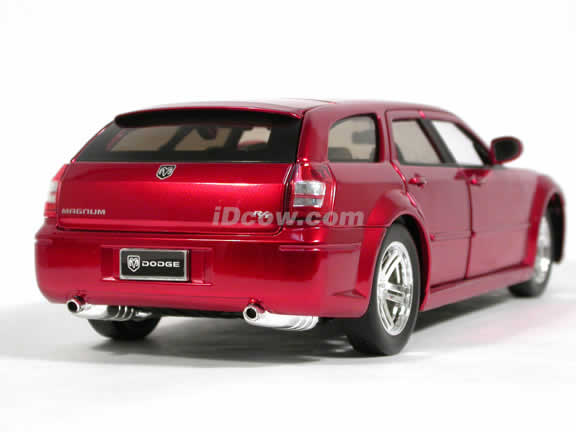 2006 Dodge Magnum R/T diecast model car 1:18 scale die cast by Jada Toys Showroom Floor - Metallic Red Stock 90605