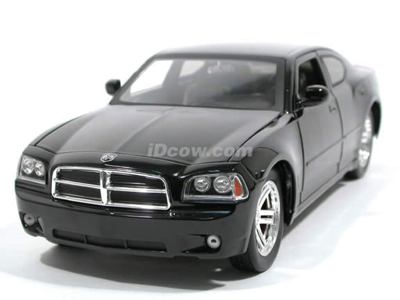 2006 Dodge Charger R/T diecast model car 1:18 scale die cast by Jada Toys Showroom Floor - Black 90725