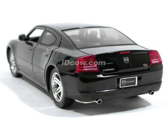 2006 Dodge Charger R/T diecast model car 1:18 scale die cast by Jada Toys Showroom Floor - Black 90725