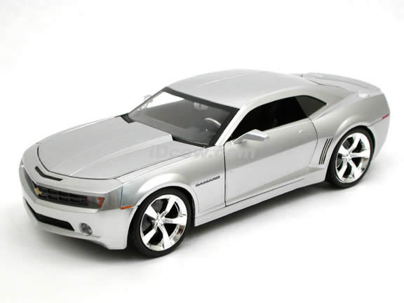 2006 Chevy Camaro Concept diecast model car 1:18 scale die cast by Jada Toys - Silver 91077