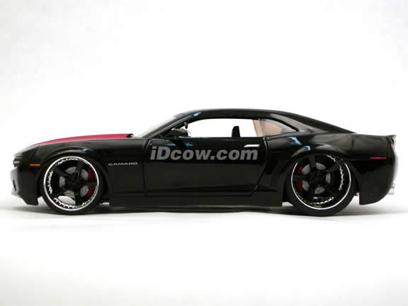 2006 Chevy Camaro Concept diecast model car 1:18 scale die cast by Jada Toys Bigtime Muscle - Black 91080
