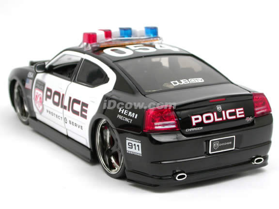 2006 Dodge Charger R/T Police Car diecast model car 1:18 scale die cast by Jada Toys DUB CITY HEAT - 91200