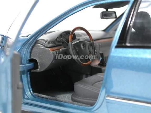 2004 Mercedes Benz E-Class Sedan diecast model car 1:18 scale die cast from Kyosho - Blue