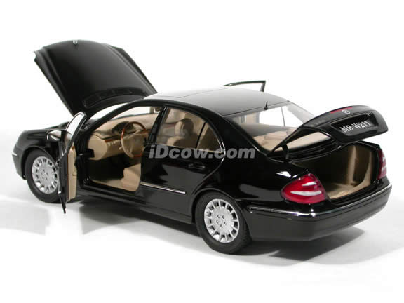 2004 Mercedes Benz E-Class Sedan diecast model car 1:18 scale die cast from Kyosho - Black