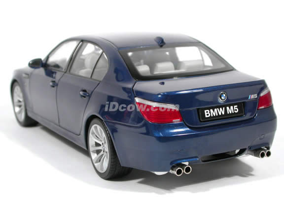 2006 BMW M5 diecast model car 1:18 scale die cast from Kyosho - Blue