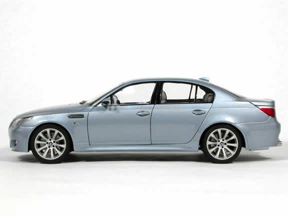 2006 BMW M5 diecast model car 1:18 scale die cast from Kyosho - Silver