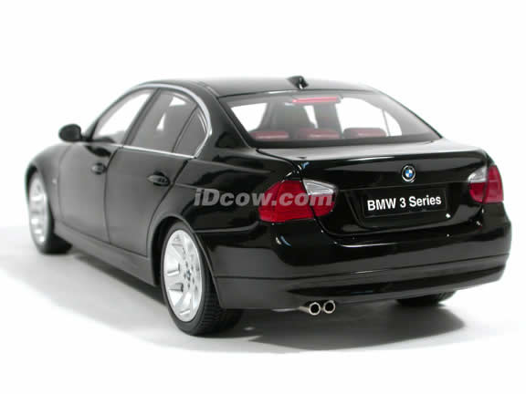 2005 BMW 330i diecast model car 1:18 scale die cast from Kyosho - Black 08731bk