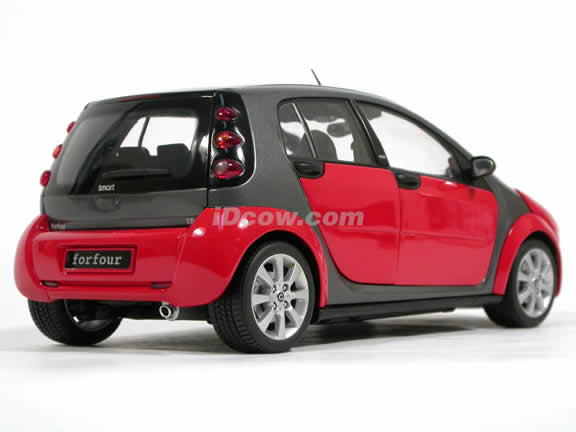 2006 Smart Forfour diecast model car 1:18 scale die cast from Kyosho - Red 09105R