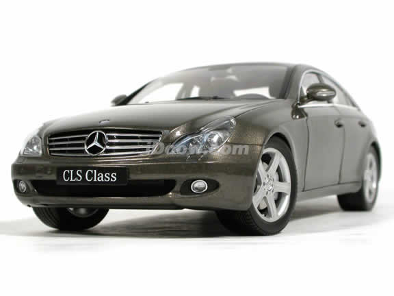 2005 Mercedes Benz CLS 500 diecast model car 1:18 scale die cast from Kyosho - Metallic Grey 08401DGY