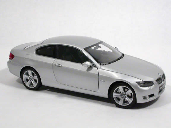 2007 BMW 330i Coupe diecast model car 1:18 scale from Kyosho - Silver 08735S