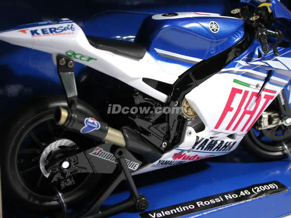 2008 Yamaha YZR-M1 #46 Valentino Rossi Diecast Motorcycle Model 1:12 scale die cast by NewRay - Fiat