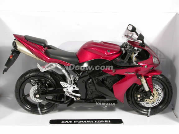 2005 Yamaha YZF-R1 Diecast Motorcycle Model 1:12 scale die cast from NewRay - Metallic Red 42337