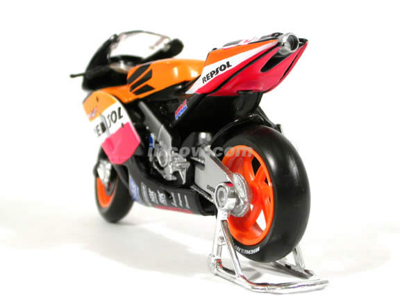 2004 Honda RCV 211 #69 Nicky Hayden Repsol Honda Team Diecast Motorcycle Model 1:18 scale die cast from Maisto - Orange & Black
