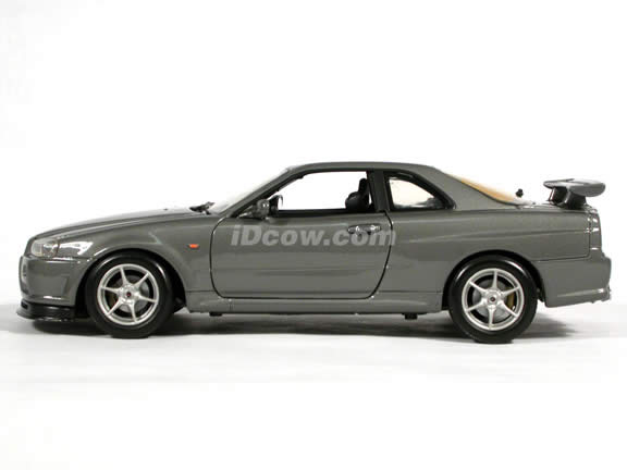 2002 Nissan Skyline GT-R diecast model car 1:18 scale die cast by Motor Max - Silver Grey
