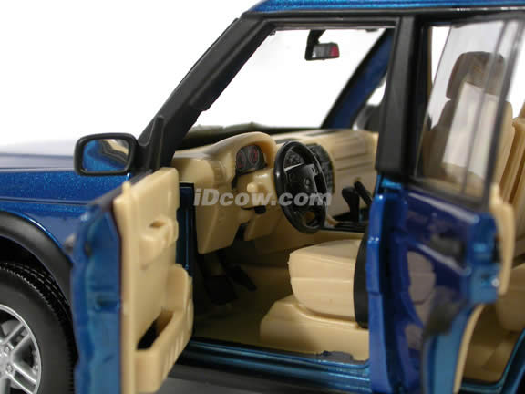 2004 Land Rover Discovery diecast model SUV 1:18 scale die cast by Motor Max - Blue