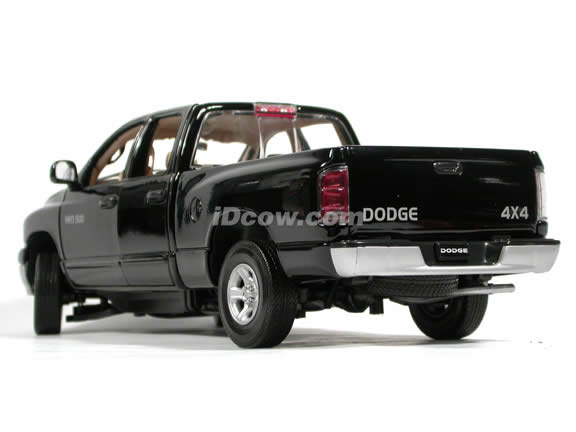 2002 Dodge Ram 1500 Quad Cab diecast model truck 1:18 scale die cast by Motor Max - Black