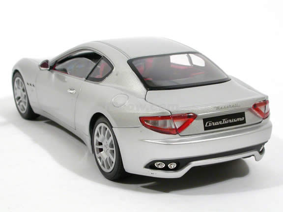 2008 Maserati Gran Turismo diecast model car 1:18 scale die cast by Mondo Motors - Silver 500413