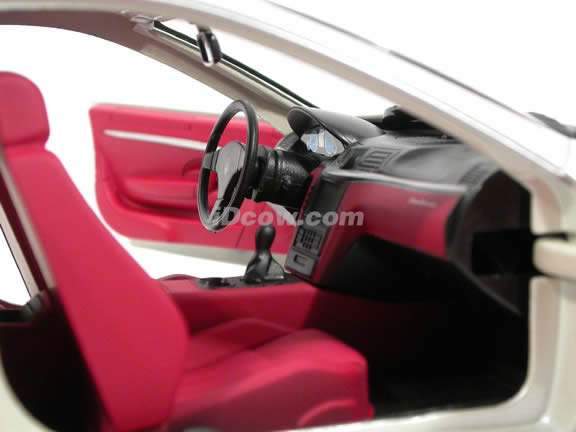 2008 Maserati Gran Turismo diecast model car 1:18 scale die cast by Mondo Motors - Pearl White 500413