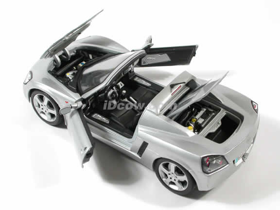 2002 Opel Speedster Diecast model car 1:18 scale die cast by Maisto - Silver