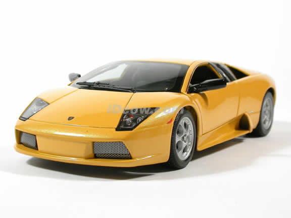 2002 Lamborghini Murcielago Diecast model car 1:18 scale die cast by Maisto - Yellow