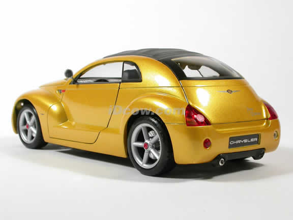 Details about   Nice Collectible 1:18 Scale Gold CHRYSLER PRONTO CRUIZER Die-cast Car By MAISTO 