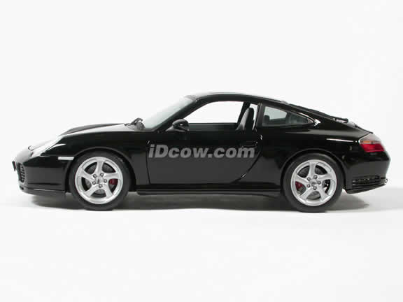 2002 Porsche 911 Diecast model car 1:18 scale Carrera 4S by Maisto - Black