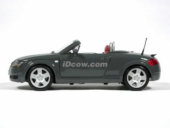 2001 Audi TT Roadster diecast car model 1:18 scale die cast by Maisto - Grey