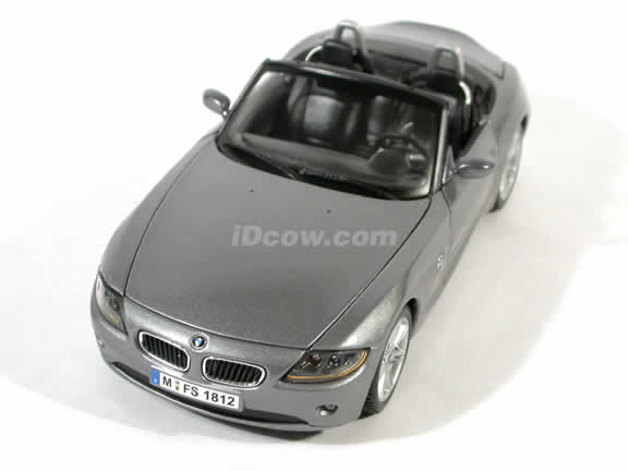 2003 BMW Z4 diecast model car 1:18 scale die cast by Maisto - Charcoal Grey