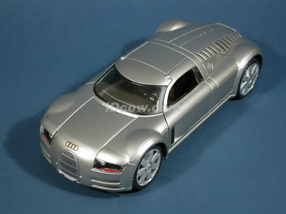 2002 Audi Supersportwagen Rosemeyer Diecast model car 1:18 scale die cast by Maisto