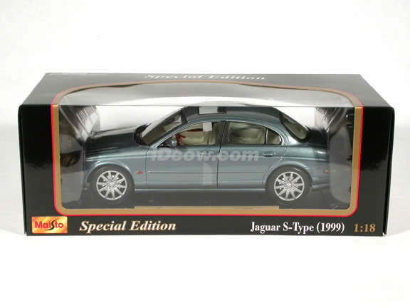 1999 Jaguar S-Type diecast model car 1:18 scale die cast by Maisto - Silver Blue