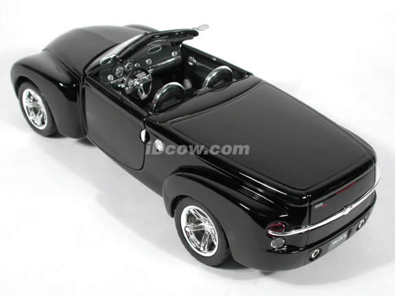 2000 Chevrolet SSR Convertible Concept diecast model car 1:18 scale die cast by Maisto - Black