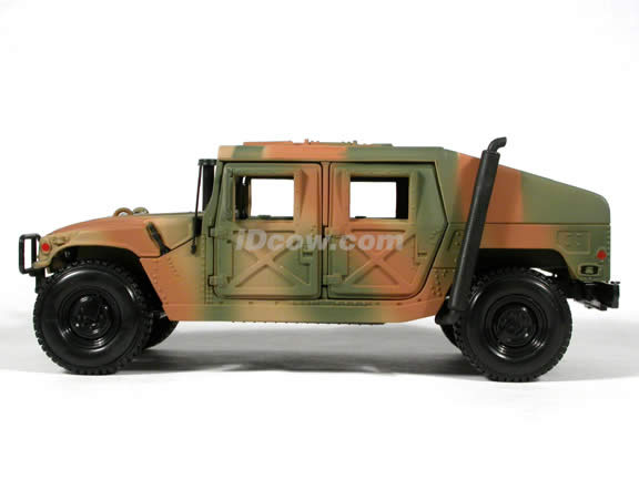 1991 Hummer Military Humvee diecast model car 1:18 scale die cast by Maisto - Army Camouflage