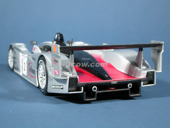 2002 Infineon Audi R8 #3 diecast model car 1:18 scale Le Mans Racer by Maisto